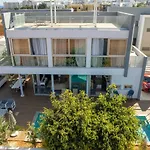 Hubstay - The Royal Palace Lux Private Pool Villa