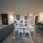 Hubstay - The Royal Palace Lux Private Pool *