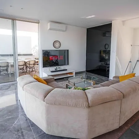 Hubstay - The Royal Palace Lux Private Pool Βίλα Πρωταράς