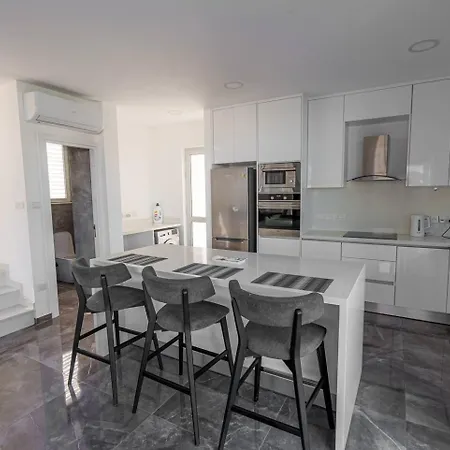 Hubstay - The Royal Palace Lux Private Pool Protaras