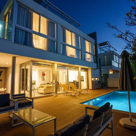 Hubstay - The Royal Palace Lux Private Pool * Protaras