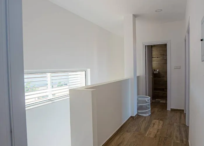 Hubstay - The Royal Palace Lux Private Pool Вилла