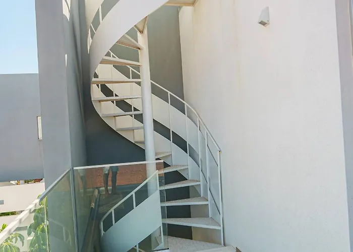 Hubstay - The Royal Palace Lux Private Pool * Протарас