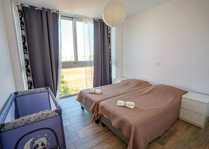 Hubstay - The Royal Palace Lux Private Pool Протарас