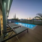 Hubstay - The Royal Palace Lux Private Pool *