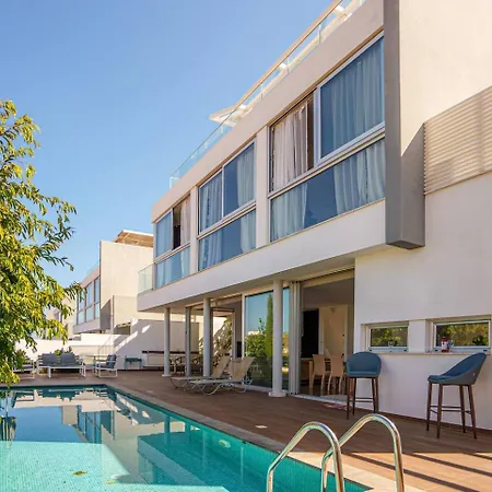 Hubstay - The Royal Palace Lux Private Pool بروتاراس