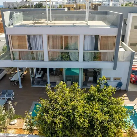 Hubstay - The Royal Palace Lux Private Pool فيلة