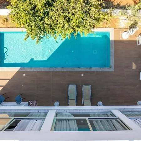 Hubstay - The Royal Palace Lux Private Pool * بروتاراس