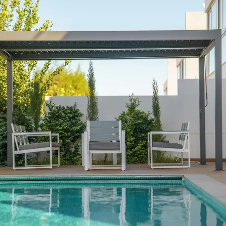 Hubstay - The Royal Palace Lux Private Pool *