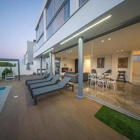 Hubstay - The Royal Palace Lux Private Pool *