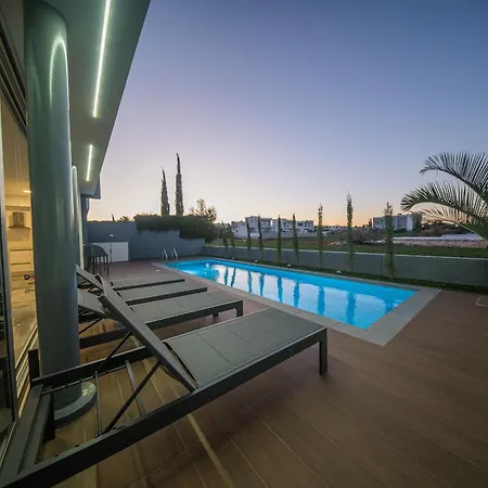 Hubstay - The Royal Palace Lux Private Pool *